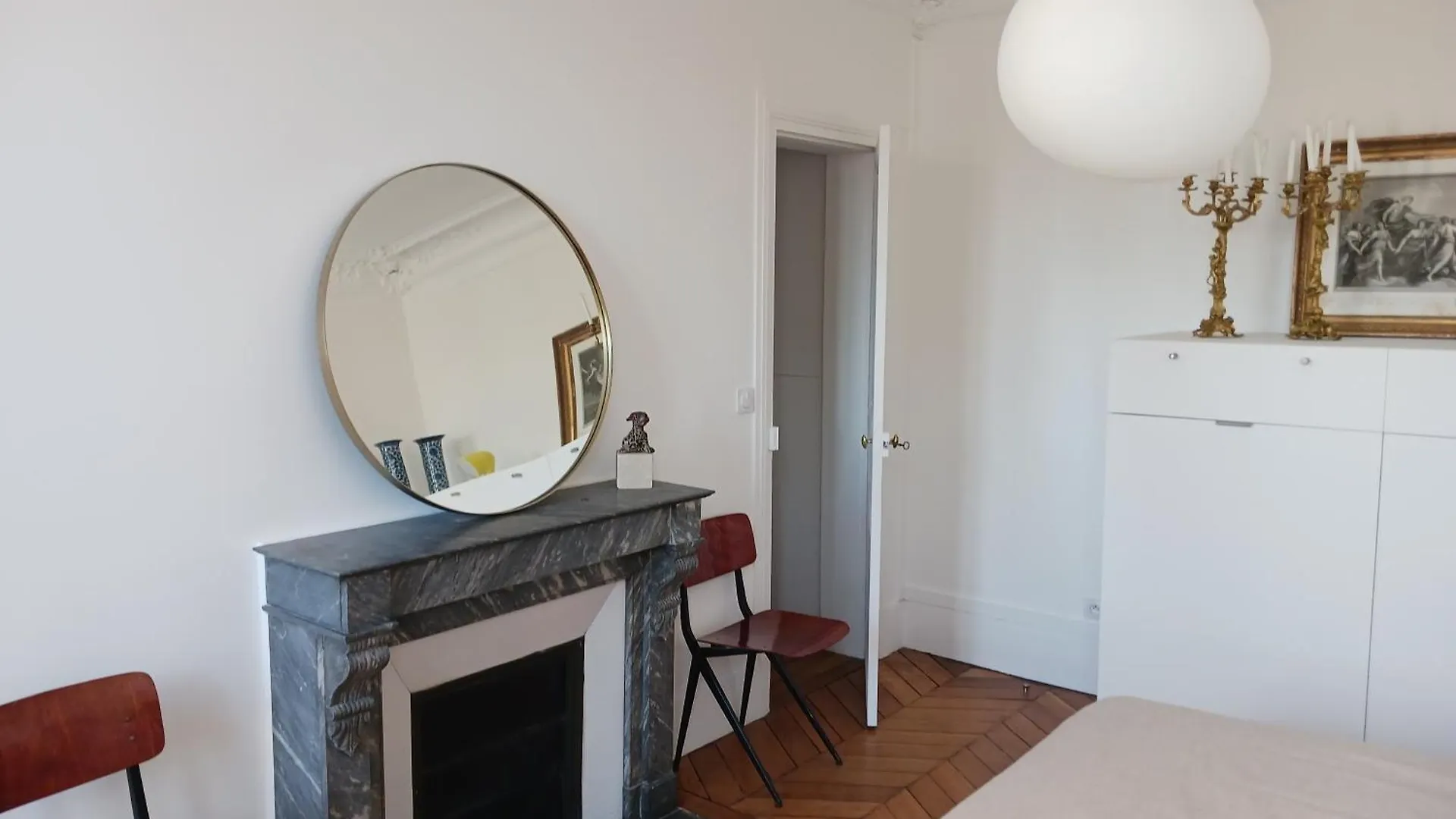 - Montmartre Apartment Paris