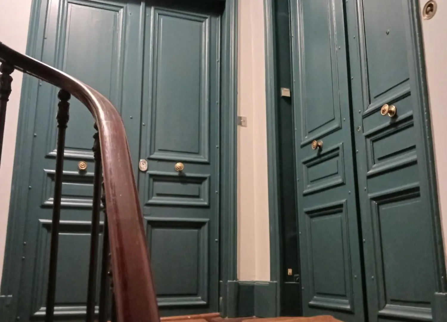 - Montmartre Apartment
